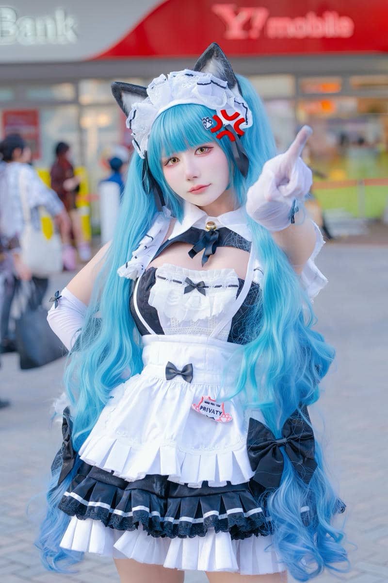 gái xinh cosplay chụp trong sự kiện