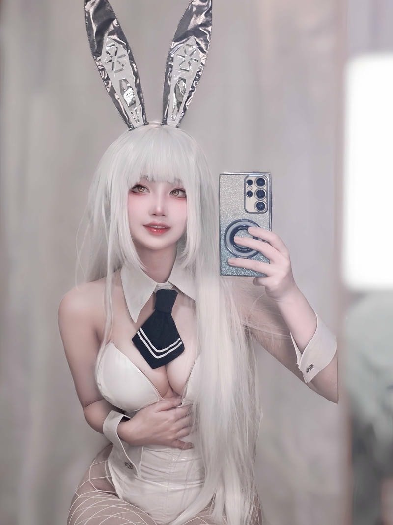 gái xinh cosplay mặc bikini ghi lại khoảnh khắc đẹp