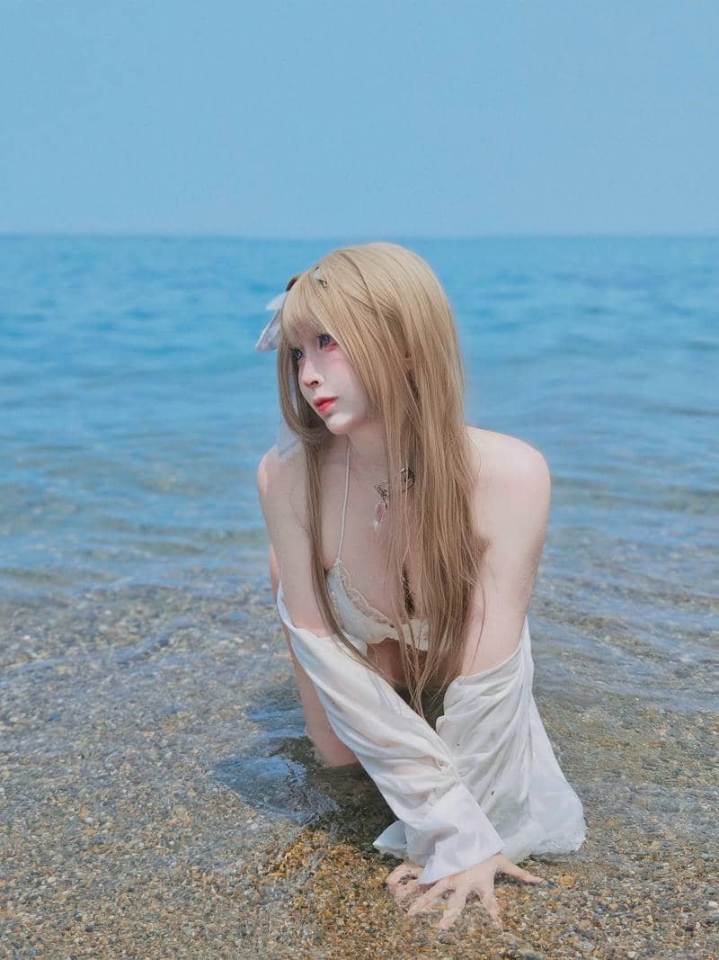 gái xinh cosplay mặc bikini trong bộ ảnh mùa hè