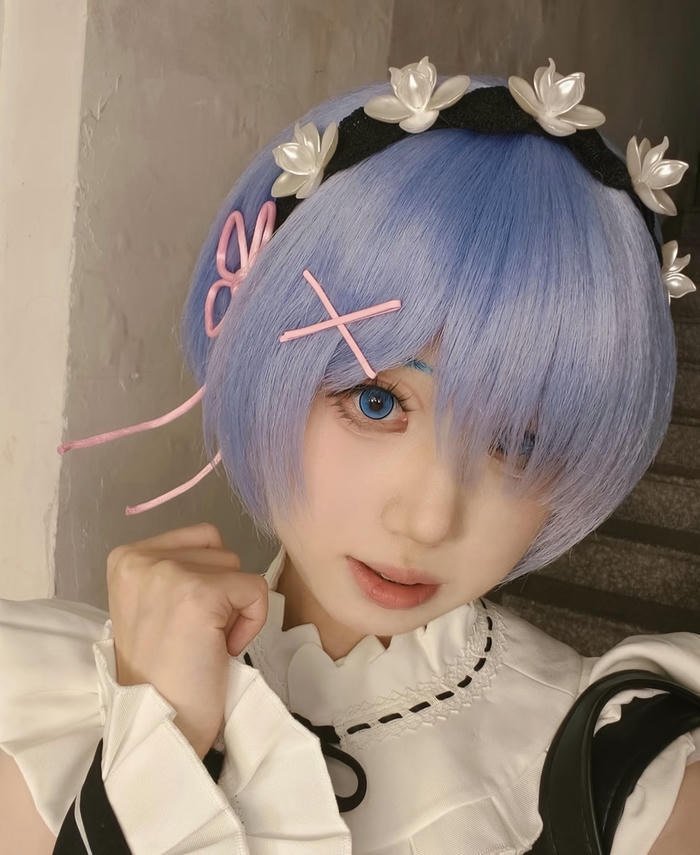 gái xinh cosplay rem nhẹ nhàng