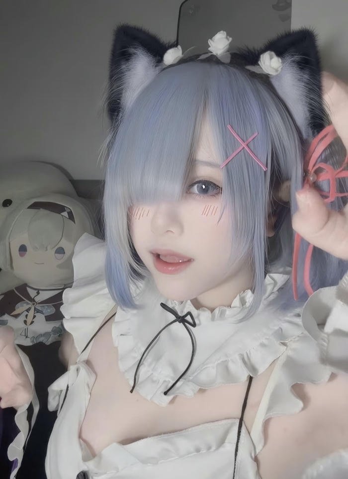 gái xinh cosplay rem xinh ngọt