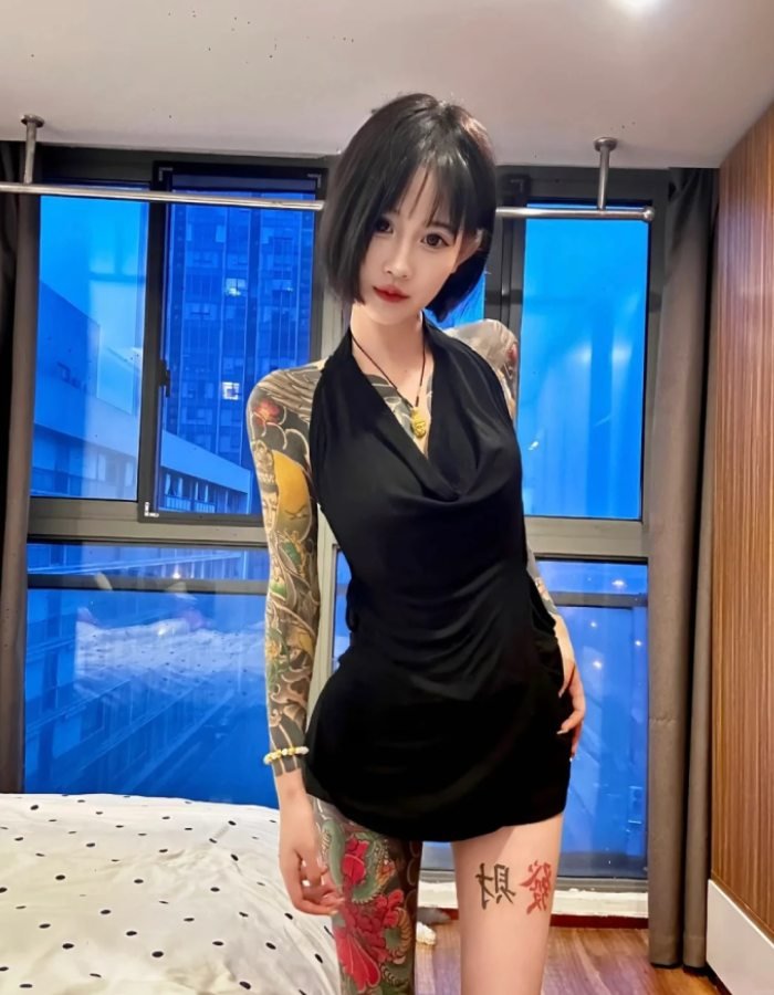 gái xinh xăm mình hình ảnh rõ chi tiết