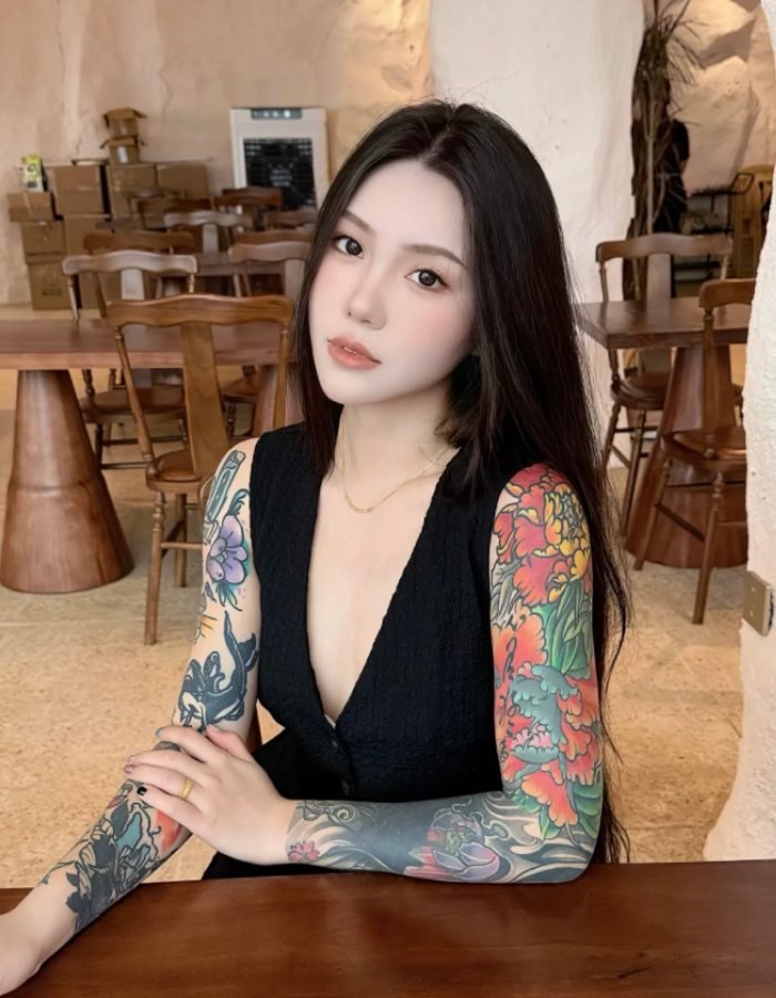 gái xinh xăm mình hình xăm gây chú ý