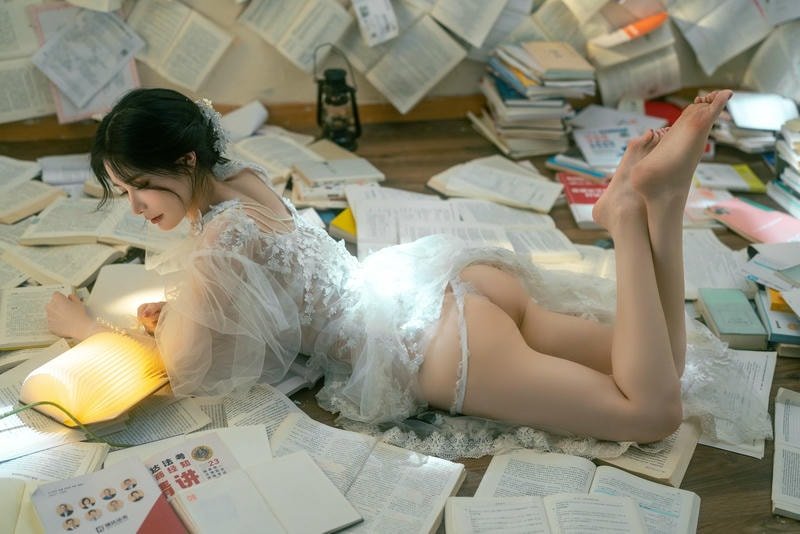 góc chụp tự nhiên tôn bikini lọt khe