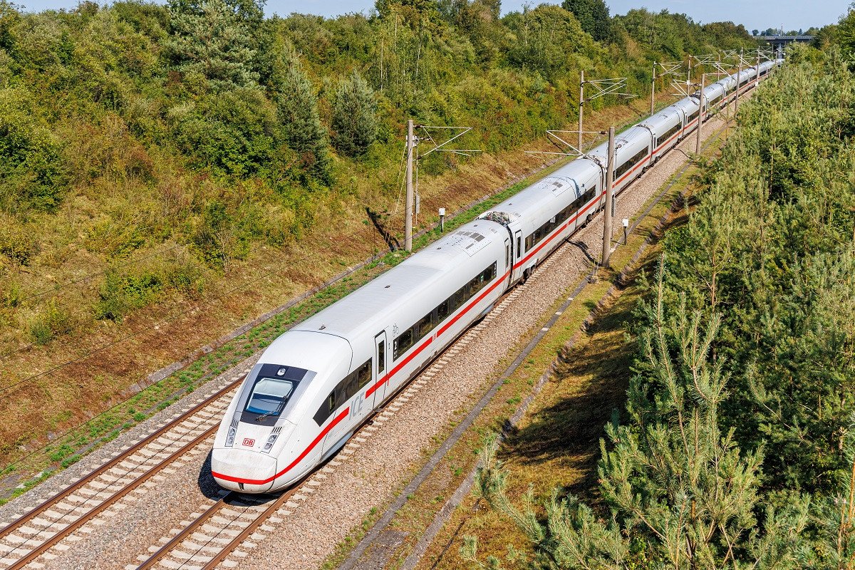 Hạ tầng đường sắt tốc độ cao hiện đại