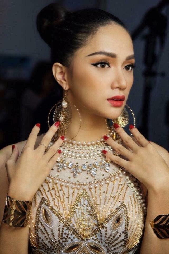 Hành trình đặc biệt của Ca sĩ Hương Giang