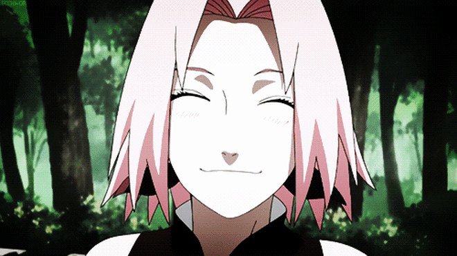 Hinata nở nụ cười dịu dàng và duyên dáng