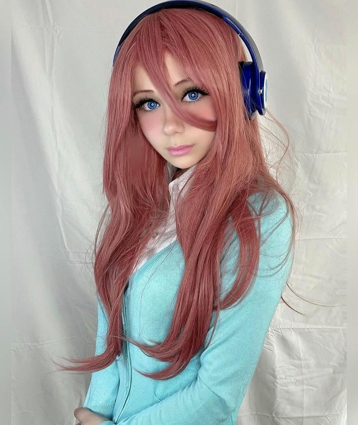 hình Miku Nakano cosplay phong cách anime