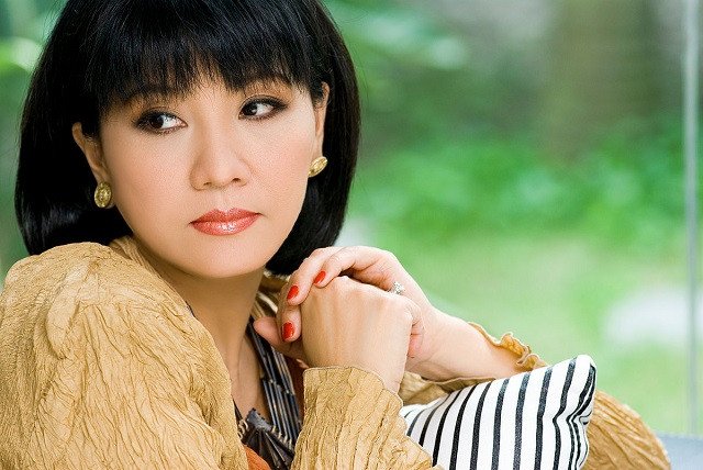 Hình ảnh chân dung nghệ sĩ Cẩm Vân