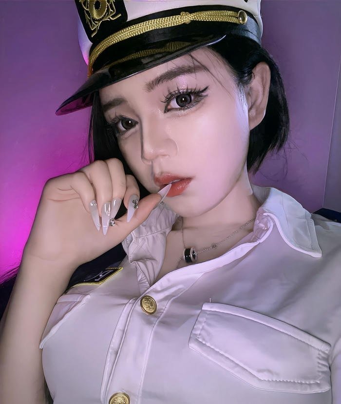 hình ảnh coslay cảnh sát trang nhã