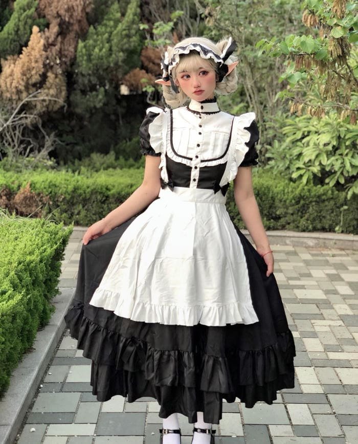 hình ảnh coslay hầu gái dáng nhỏ