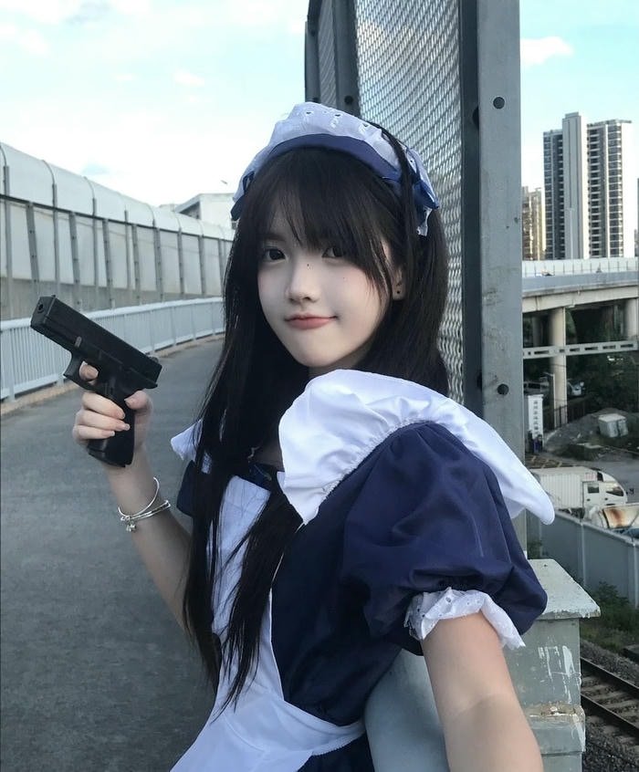 hình ảnh coslay hầu gái dáng vẻ mềm