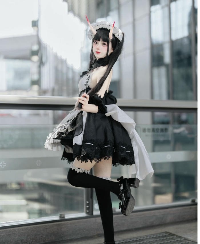 hình ảnh coslay hầu gái giản dị