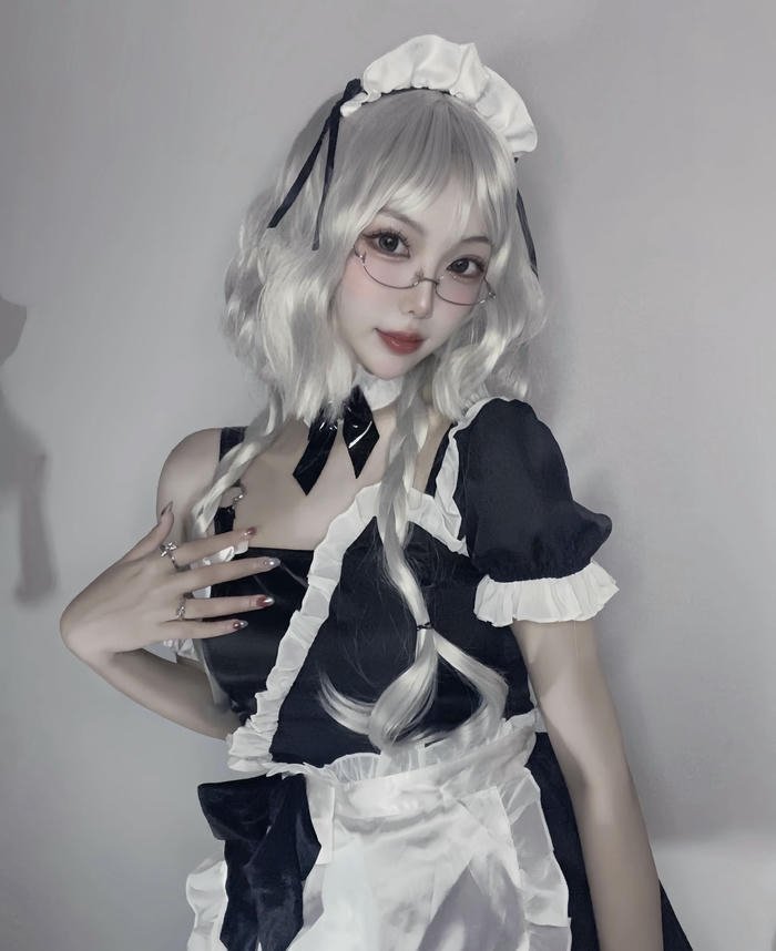 hình ảnh coslay hầu gái màu sắc hài hòa