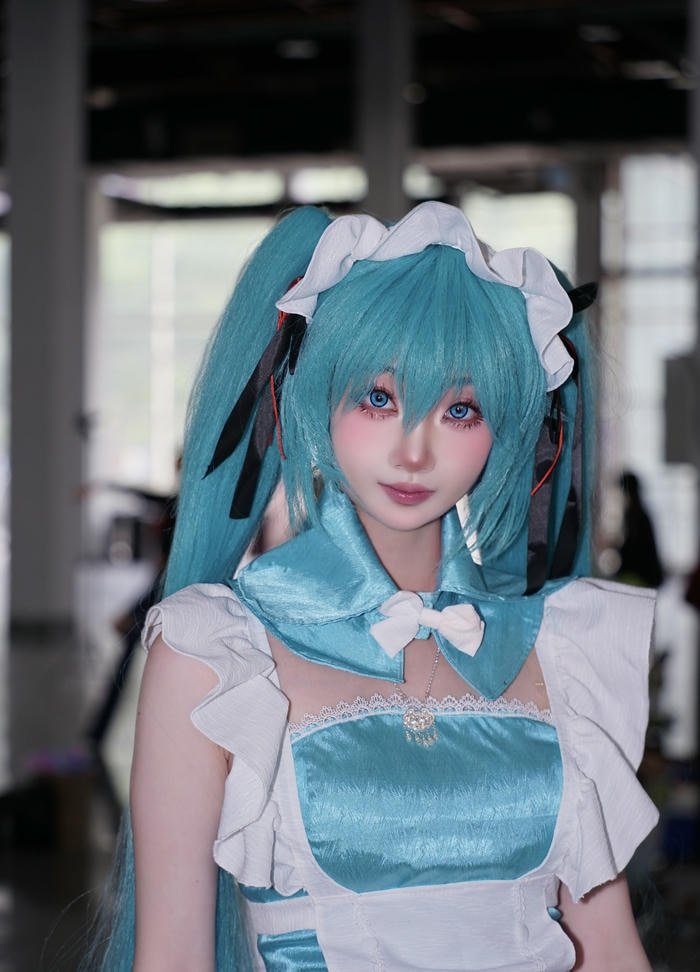 hình ảnh coslay miku cổ áo vuông