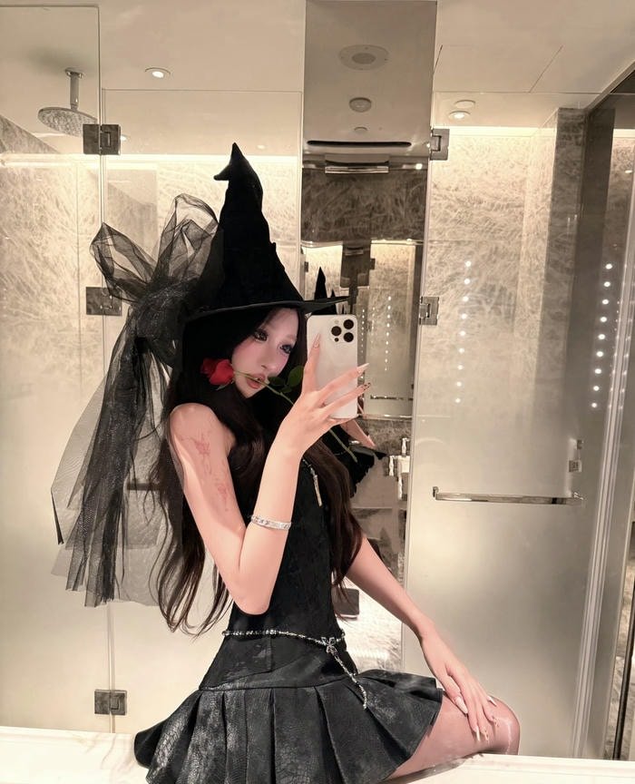 hình ảnh coslay phù thủy ánh trăng