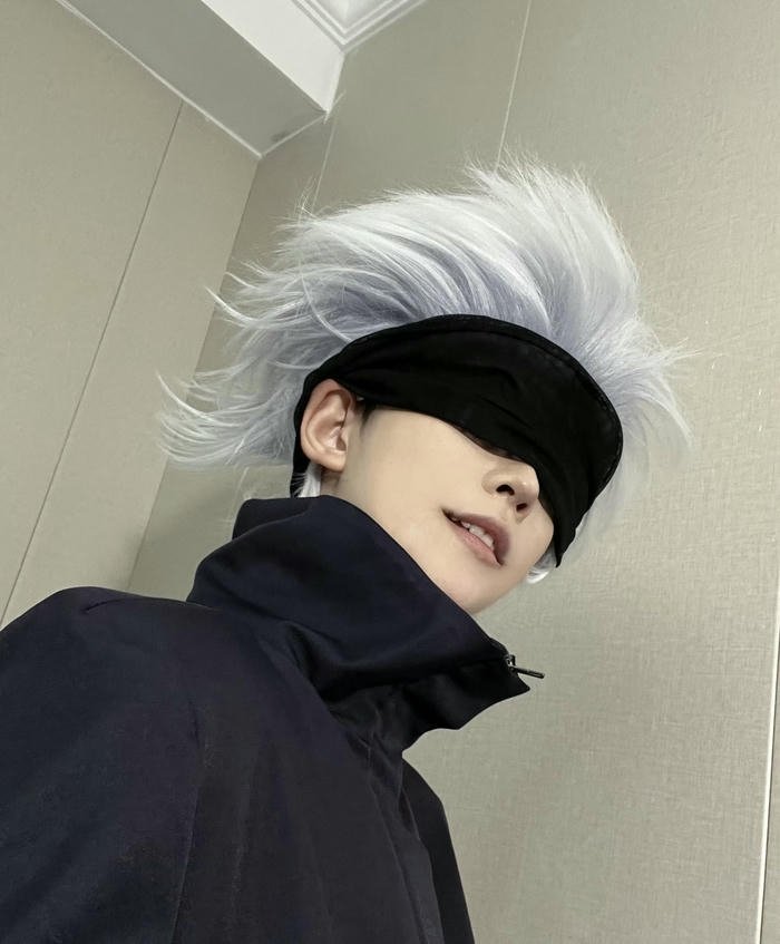 hình ảnh cosplay gojo khí chất ngầu