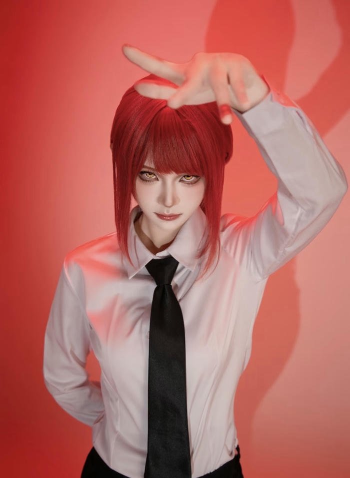 hình ảnh cosplay makima tóc gọn