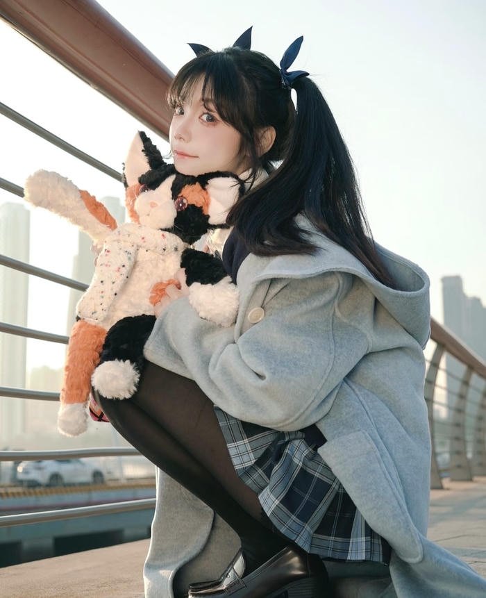 hình ảnh gái mạng ôm gấu bông