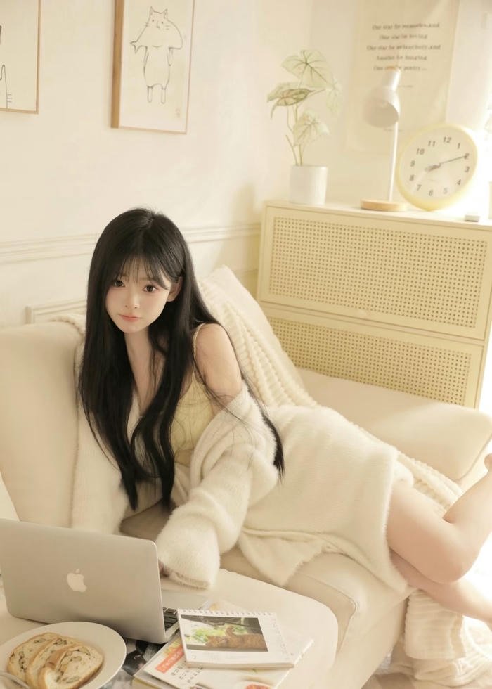 hình ảnh gái mạng trang điểm nhẹ