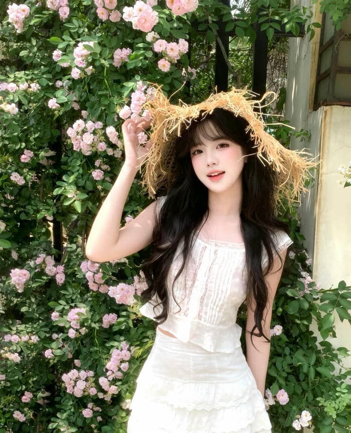 hình ảnh gái trên mạng đội mũ