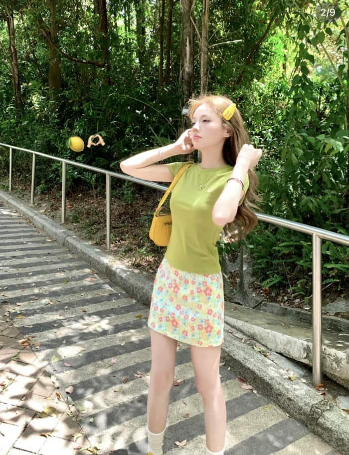 hình ảnh gái xinh Trung Quốc váy ngắn ánh nắng