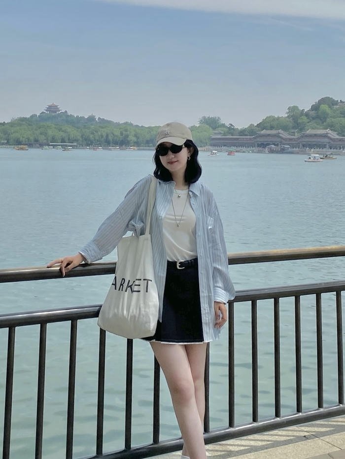hình ảnh gái xinh Trung Quốc váy ngắn dịu dàng