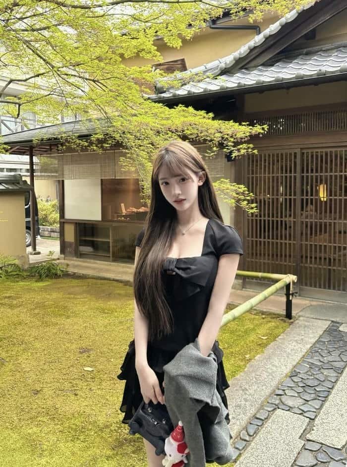 hình ảnh gái xinh Trung Quốc váy ngắn tự nhiên