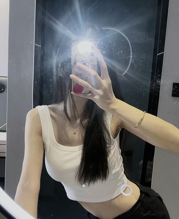 hình ảnh gái xinh che mặt hài hòa