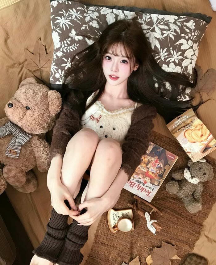 hình ảnh gái xinh mạng đang nằm