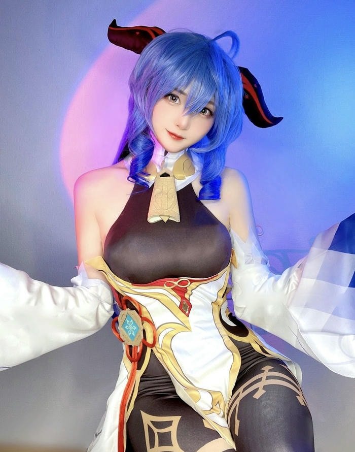 hình ảnh ganyu cosplay đơn giản