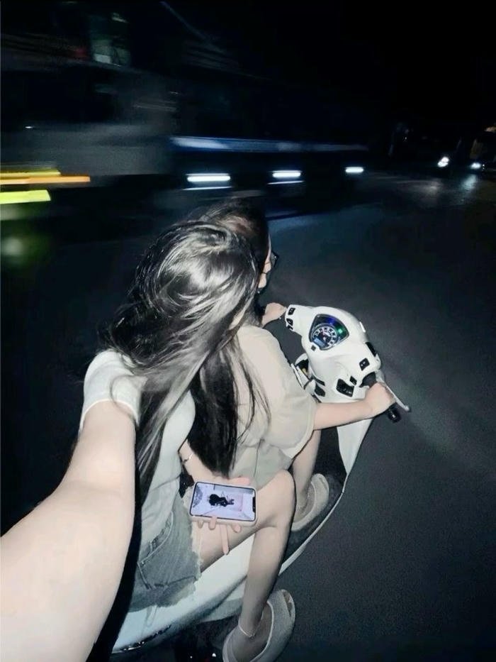 hình ảnh girl phố góc rộng