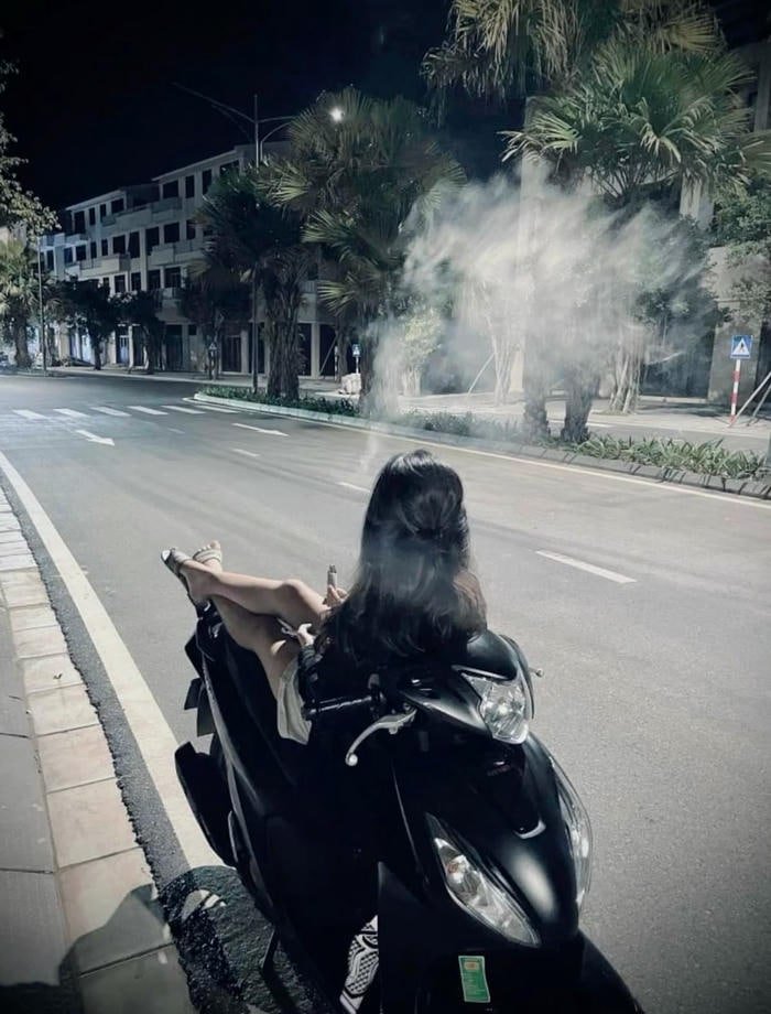 hình ảnh girl phố hiện diện đường