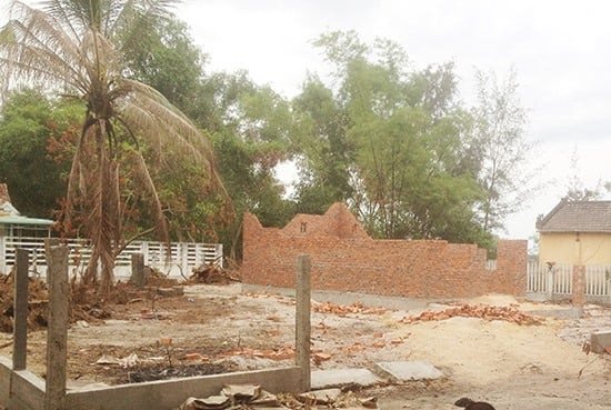 Hình ảnh minh họa việc xây dựng nhà ở trên khu đất trồng cây lâu năm, vấn đề pháp lý cần được giải đáp