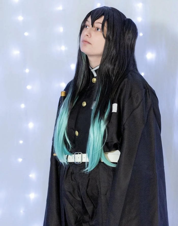 hình ảnh muichiro cosplay nhẹ nhàng