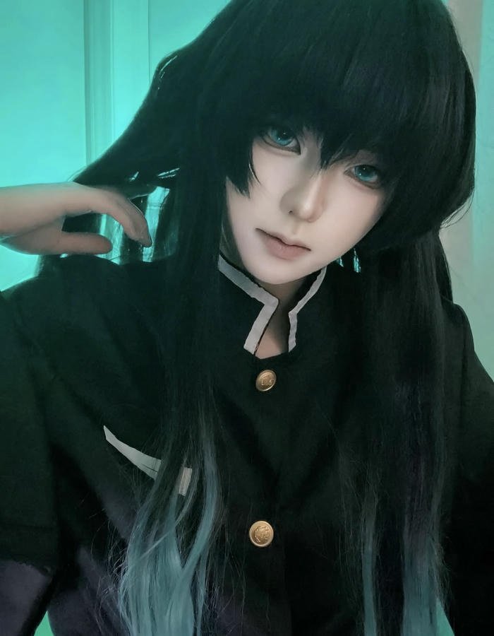 hình ảnh muichiro cosplay phong cách ngầu