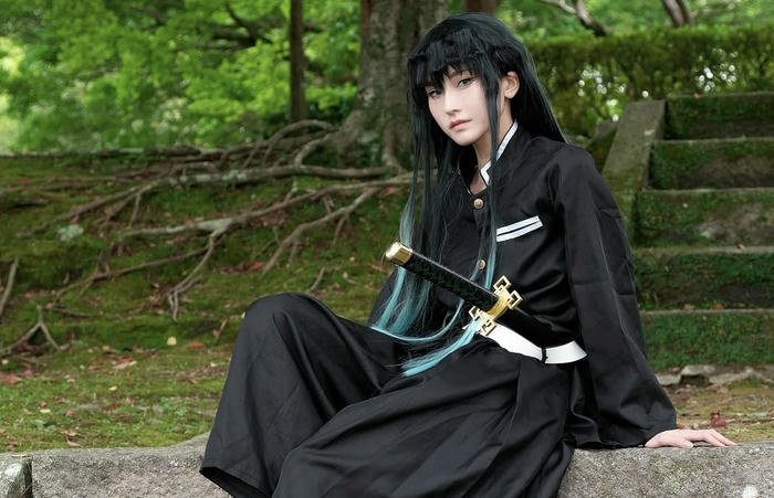 hình ảnh muichiro cosplay tạo dáng đẹp