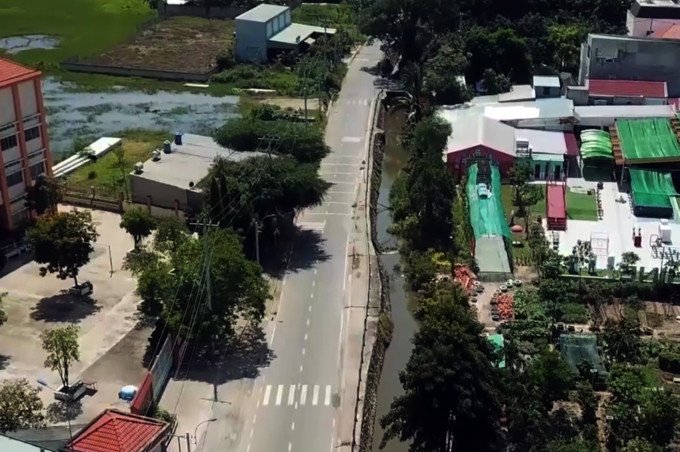 Hình ảnh rạch Hóc Môn đoạn từ Tô Ký đến Lê Thị Hà trước khi cải tạo