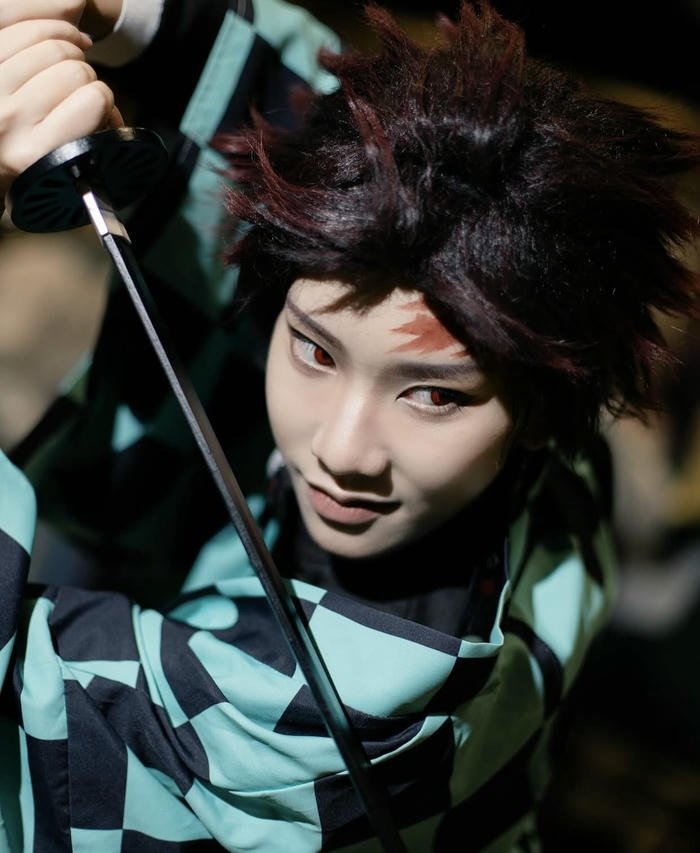 hình ảnh tanjiro cosplay diện mạo sáng