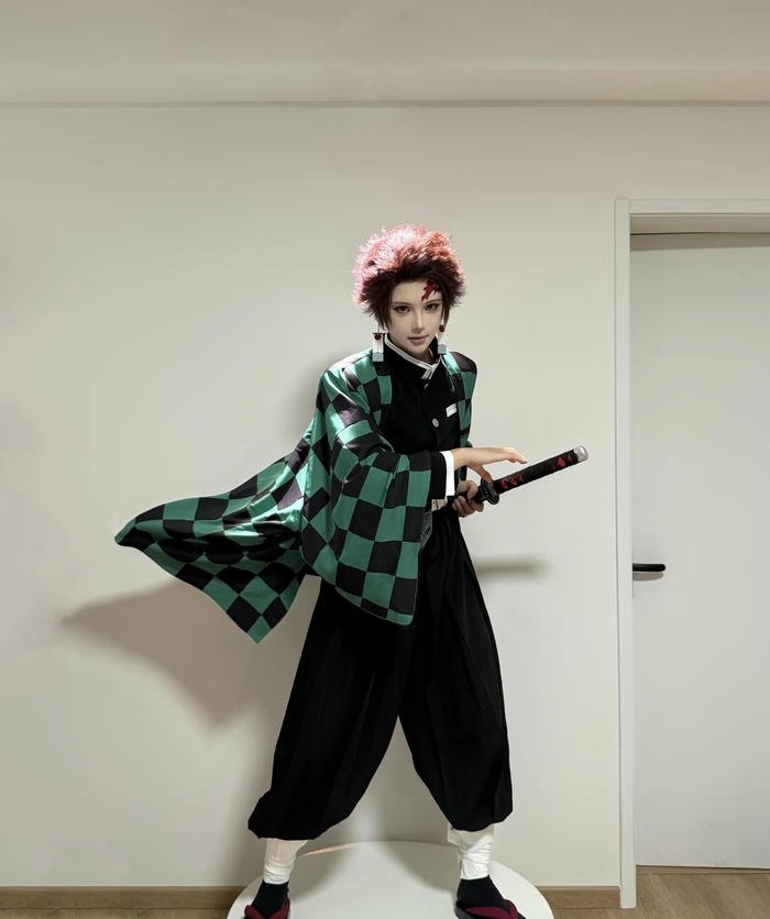 hình ảnh tanjiro cosplay ngoại hình đẹp