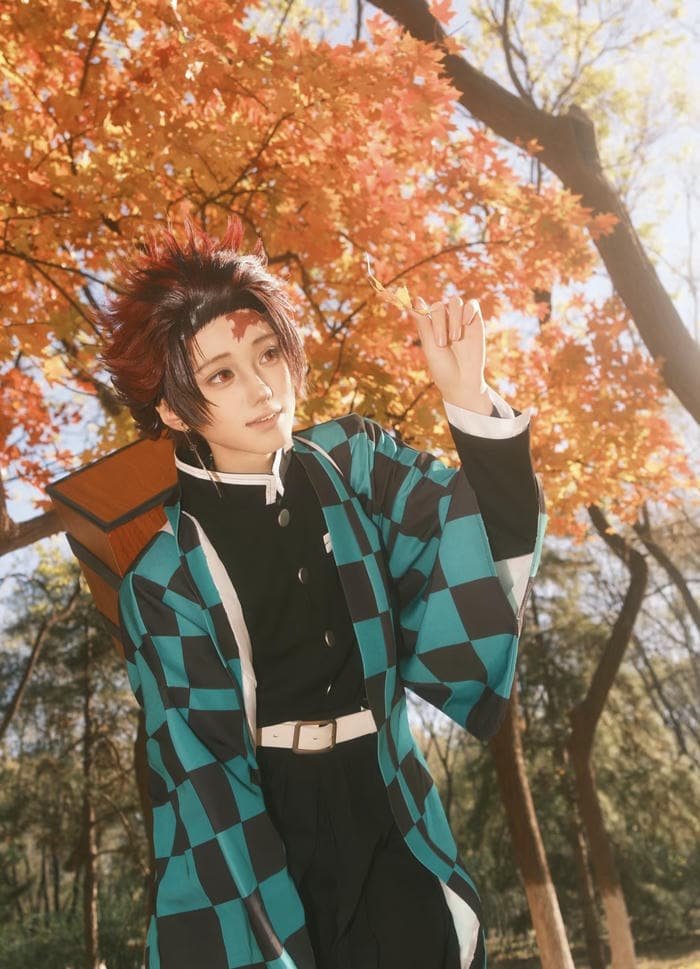 hình ảnh tanjiro cosplay nhẹ nhàng