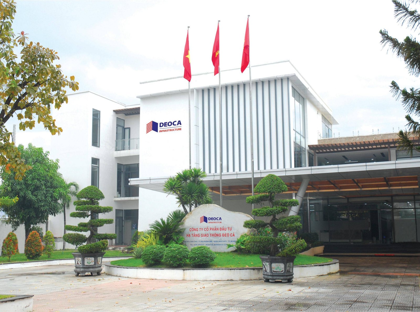 Hình ảnh trụ sở hoặc biểu tượng của Công ty Đèo Cả, đơn vị dẫn đầu trong phát triển hạ tầng giao thông Việt Nam