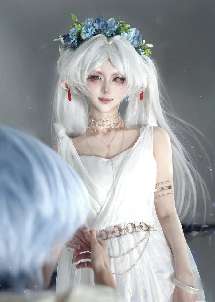 hình cosplay Frieren váy trắng tinh