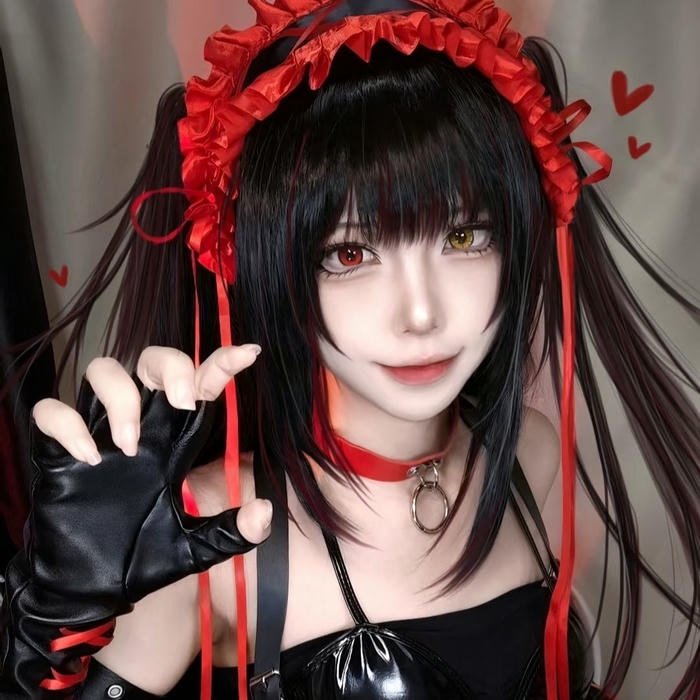 hình cosplay Kurumi biểu cảm tự nhiên