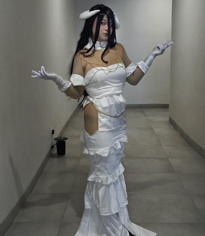 hình cosplay albedo váy trắng dài