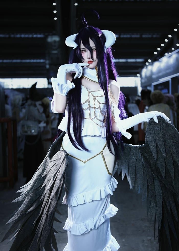 hình cosplay albedo xinh tự nhiên