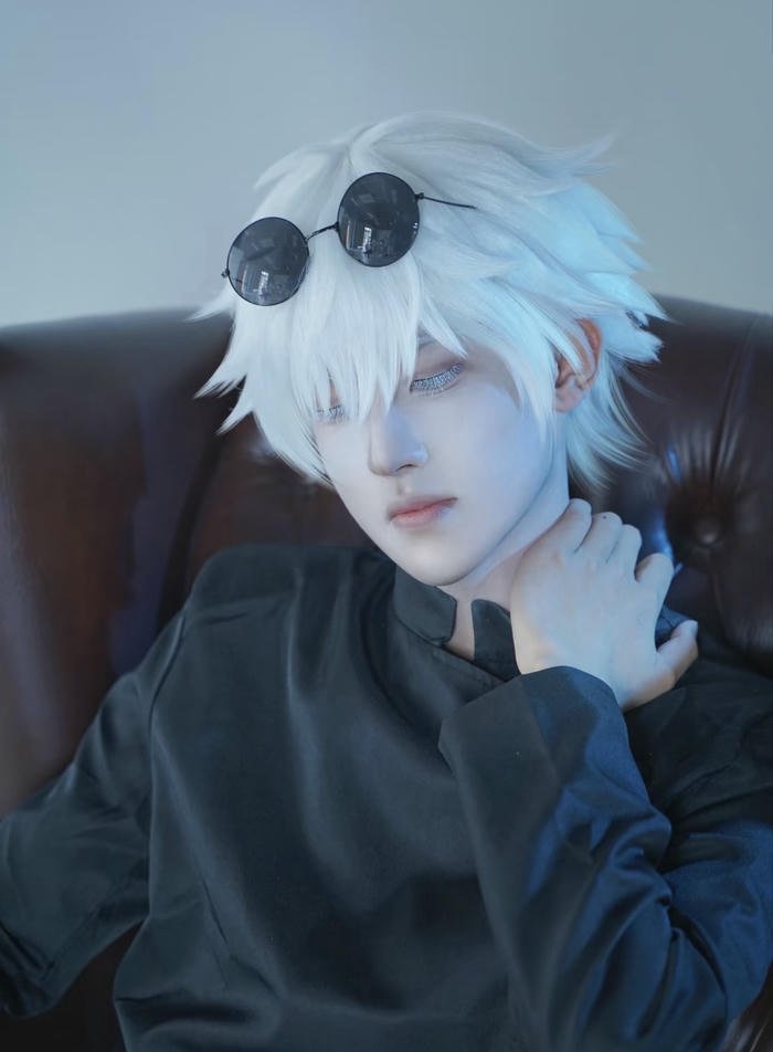 hình cosplay gojo gương mặt góc cạnh