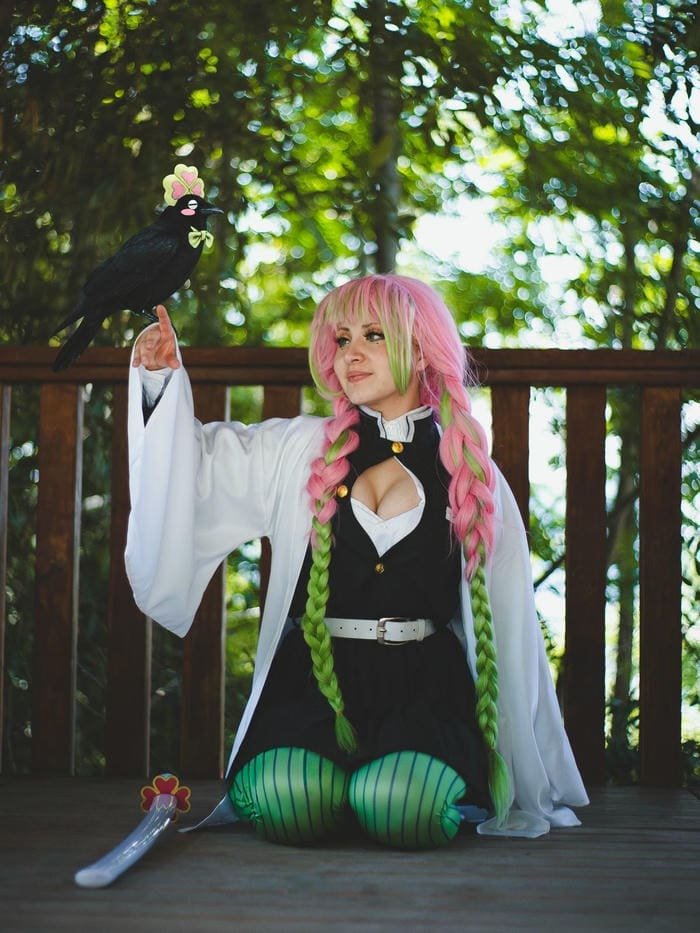 hình cosplay luyến trụ trang phục ngắn