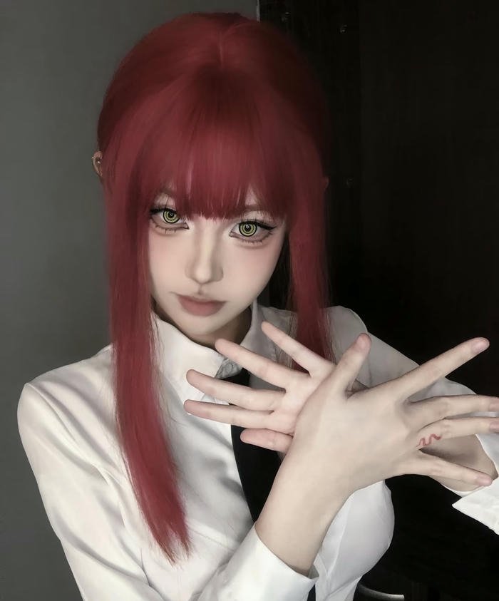 hình cosplay makima ánh nhìn sắc