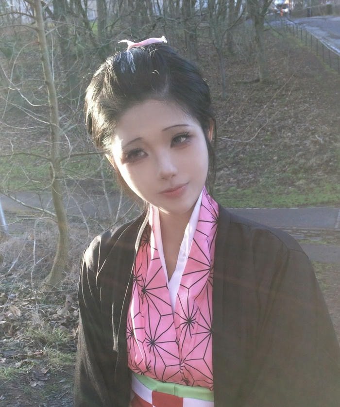 hình cosplay nezuko chi tiết thêu tinh xảo